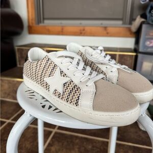 Women’s Carla Tweed Vintage Havanas size 8.5